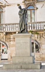 Marko Marulić statue (Split)